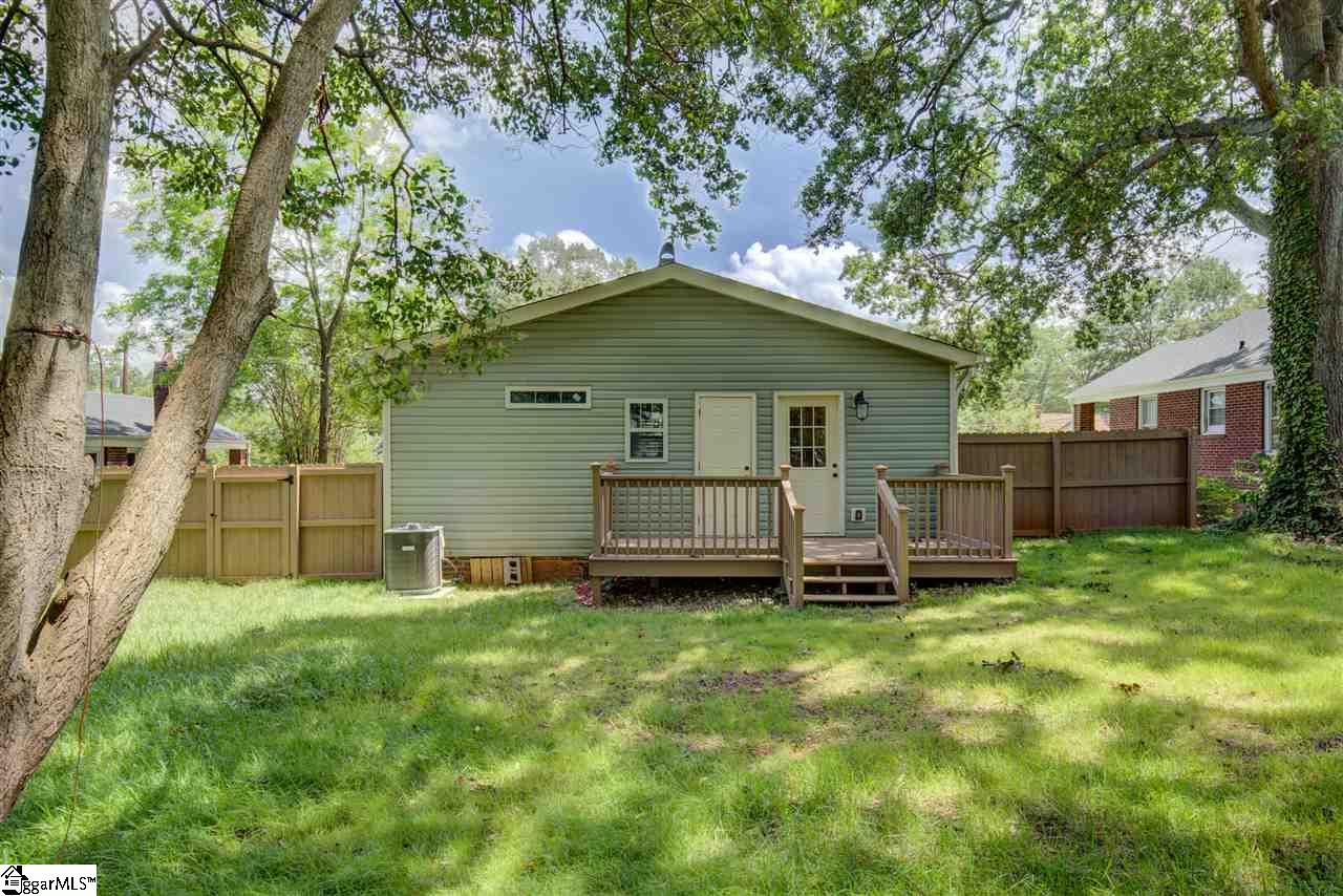 112 Ackley Road Greenville, SC 29607 - Photo 10 of 31