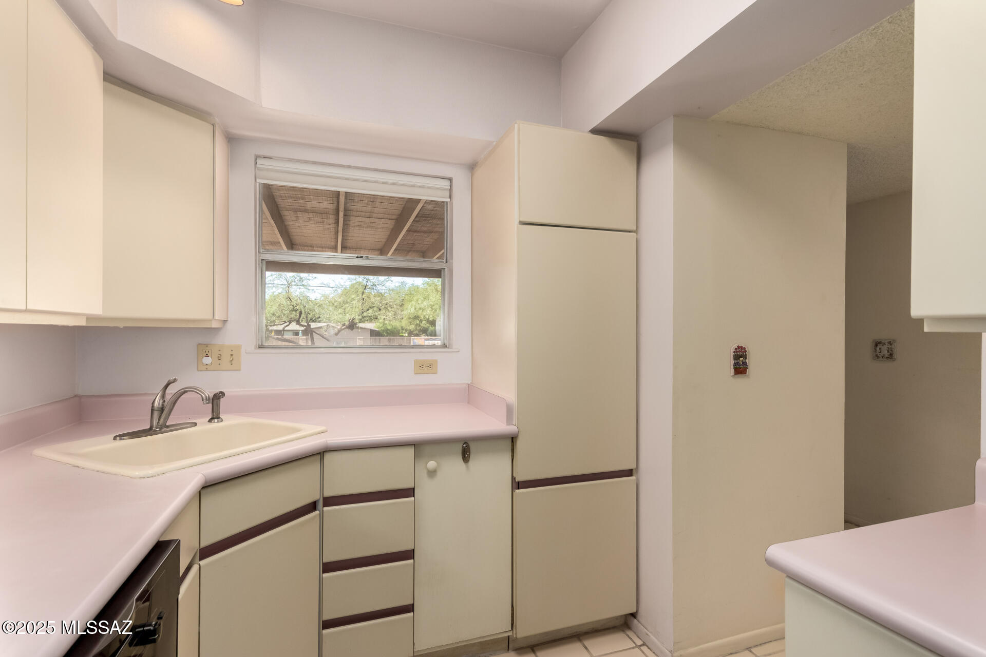 3750 North Country Club Road, Unit 1 Tucson, AZ 85716 - Photo 8 of 40 Gallery Image 8