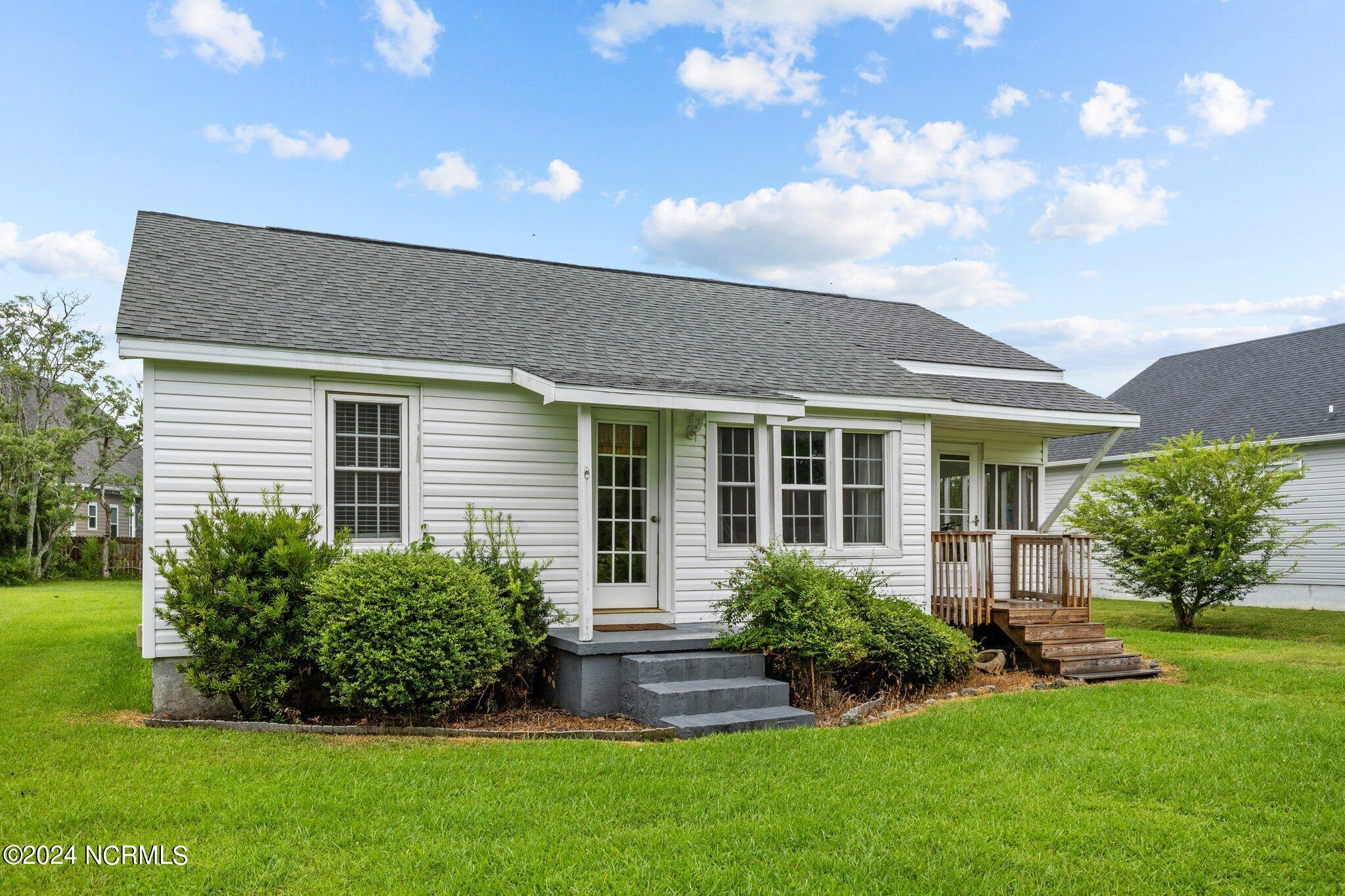 138 Chadwick Road Beaufort, NC 28516 - Photo 1 of 43 29-web-or-mls-1S3A5265