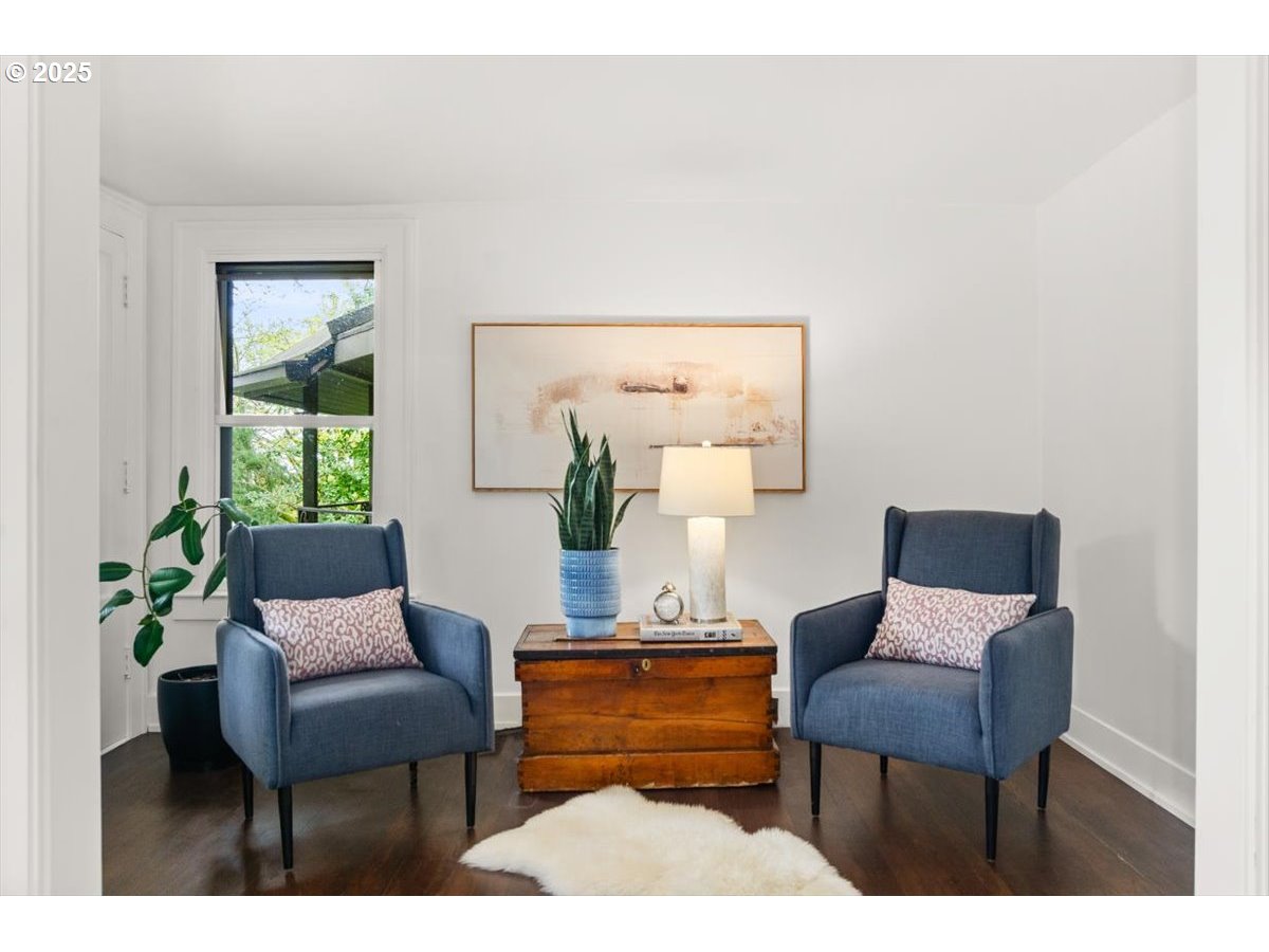 1965 Southwest Montgomery Place Portland, OR 97201 - Photo 31 of 48 a living room with furniture and a potted plant