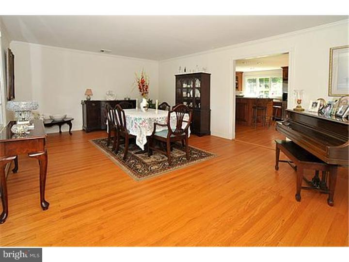 1045 Pebble Hill Road Furlong, PA 18925 - Photo 4 of 20 Dining Room