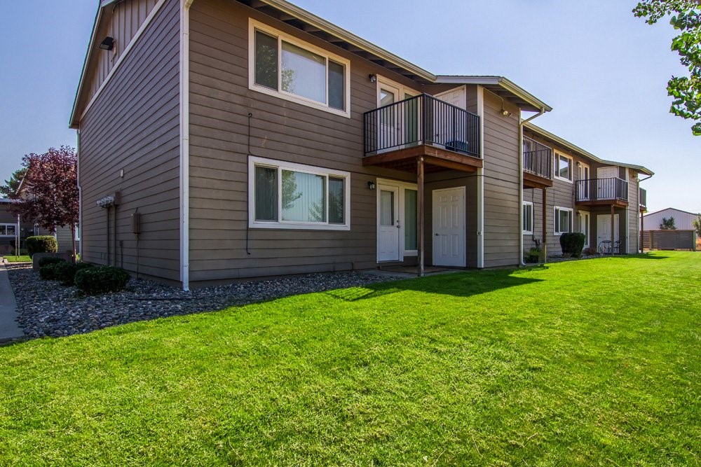 331 Boardman Avenue Northwest Boardman, OR 97818 - Photo 9 of 9 a front view of a house with garden