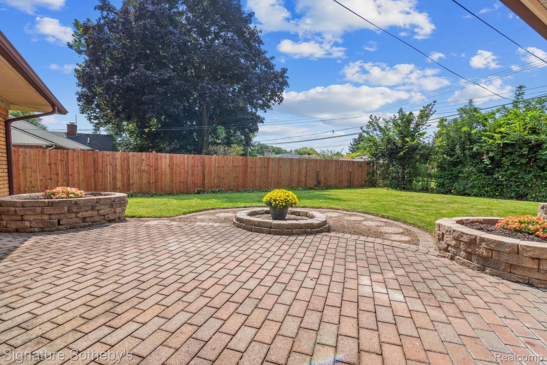 14857 Inkster Road Livonia, MI 48154 - Photo 27 of 31 Gallery Image 27