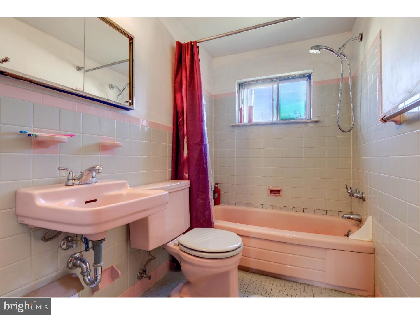 8 Newbrook Road Newark, DE 19711 - Photo 18 of 21 Bathroom