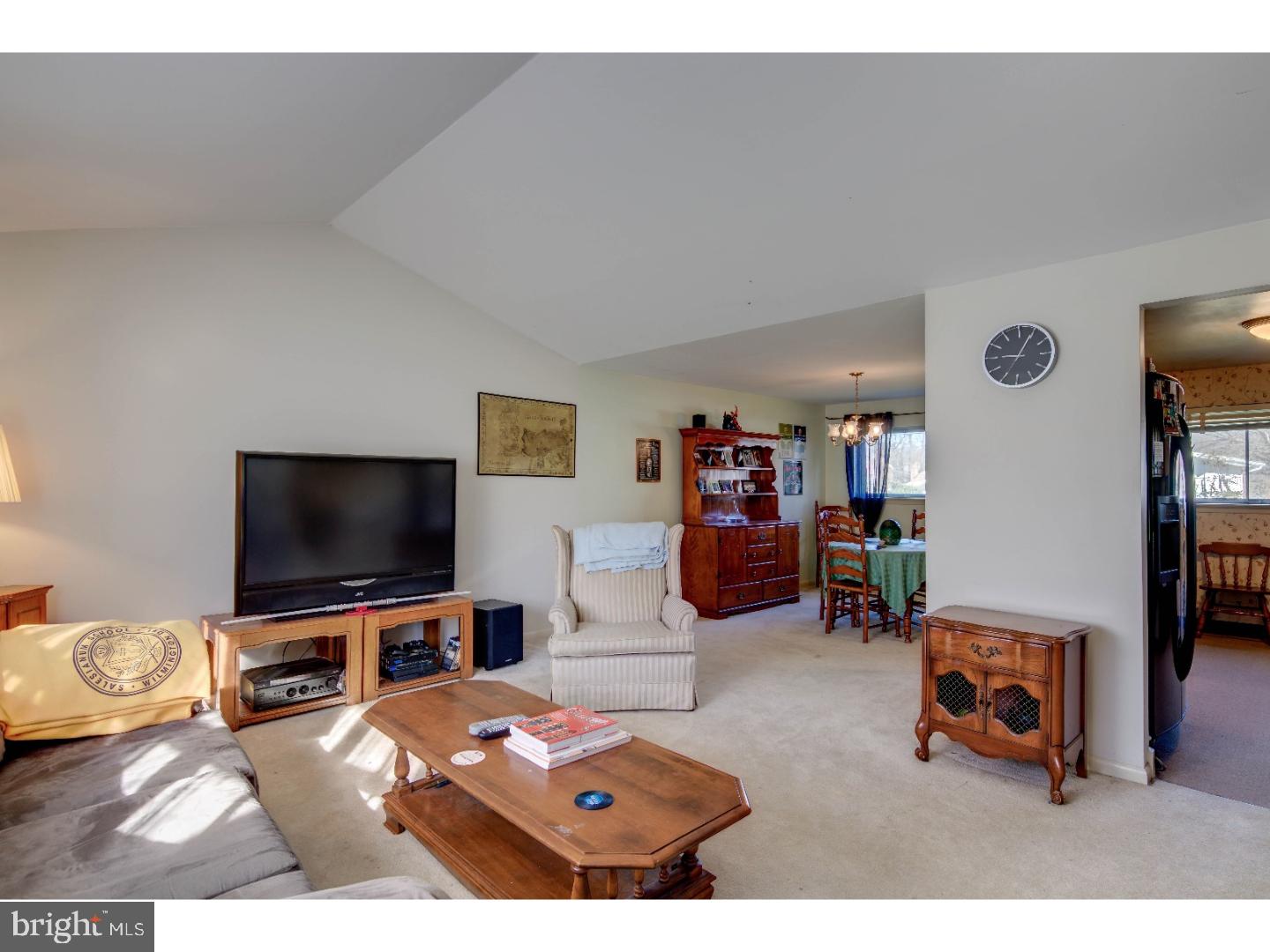 8 Newbrook Road Newark, DE 19711 - Photo 6 of 21 Family Room