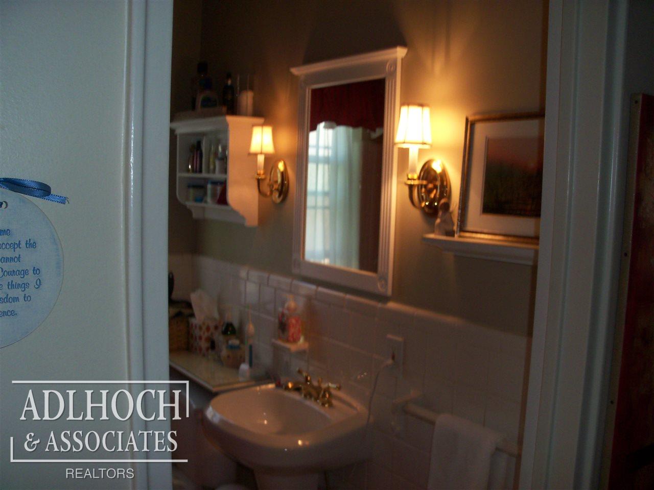 121 Mapleton Road Grosse Pointe Farms, MI 48236 - Photo 11 of 20