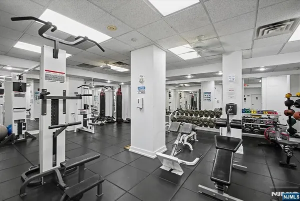 $3,275 | 2000 Linwood Avenue, Unit 14Y, Fort Lee, NJ 07024