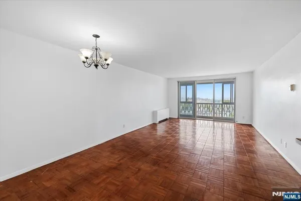$3,275 | 2000 Linwood Avenue, Unit 14Y, Fort Lee, NJ 07024