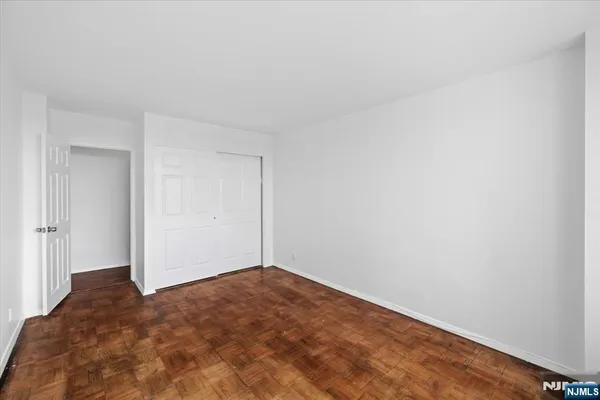 $3,275 | 2000 Linwood Avenue, Unit 14Y, Fort Lee, NJ 07024