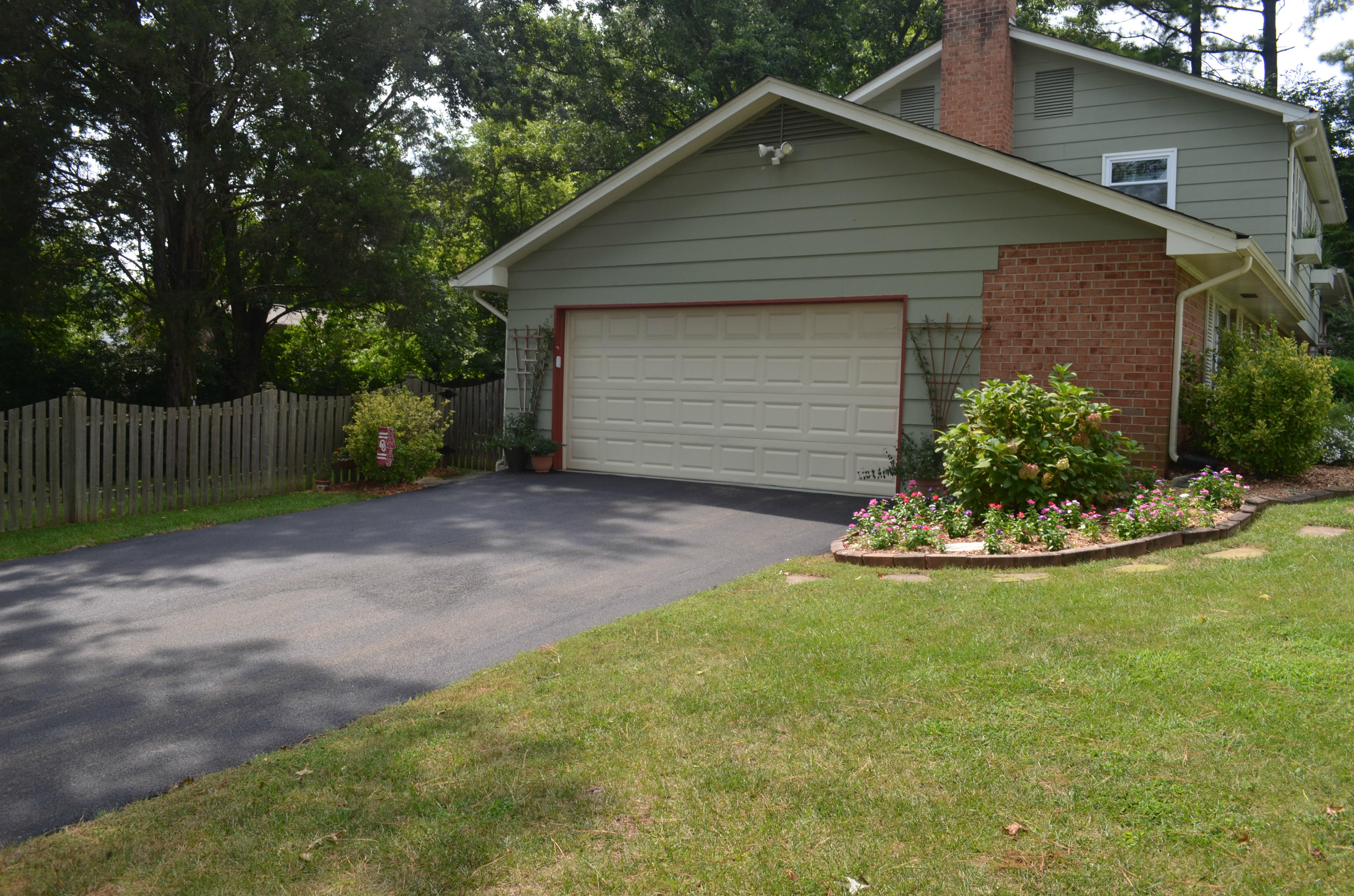121 Gayle Road Southwest Knoxville, TN 37922 - Photo 29 of 29 Side Entry 2 Car Garage