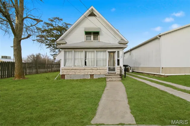 $125,000 | 712 West Main Street, Carlinville, IL 62626