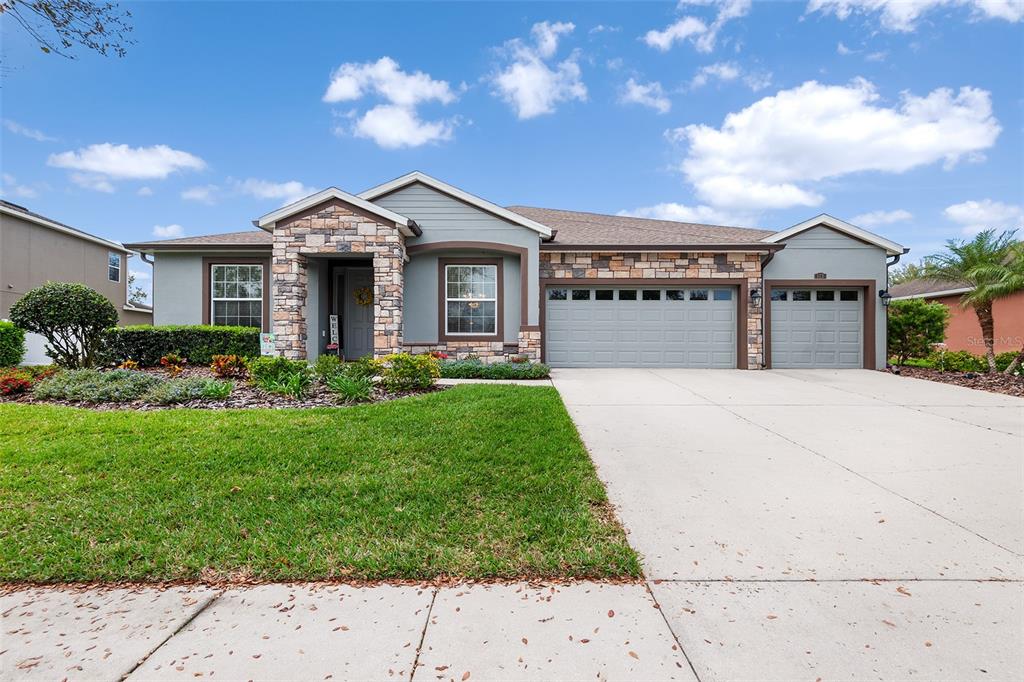 a front view of house with yard