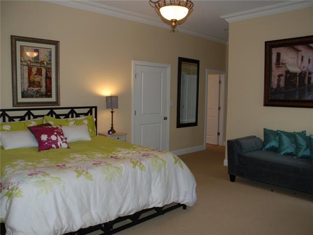 2570 Canterbury Road Columbus, OH 43221 - Photo 13 of 25