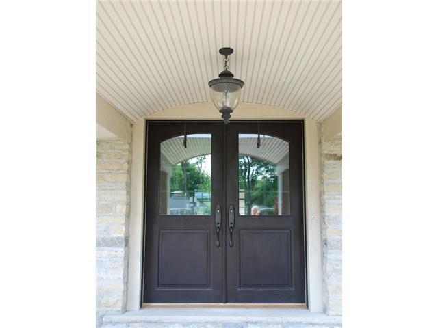 2570 Canterbury Road Columbus, OH 43221 - Photo 2 of 25