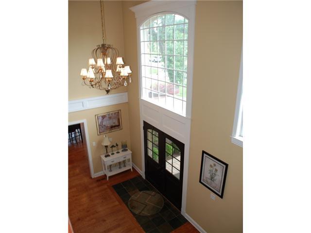 2570 Canterbury Road Columbus, OH 43221 - Photo 3 of 25
