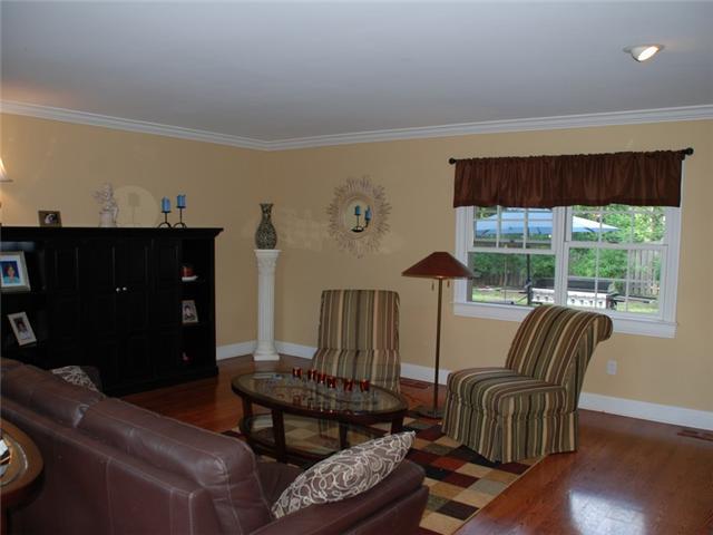 2570 Canterbury Road Columbus, OH 43221 - Photo 6 of 25