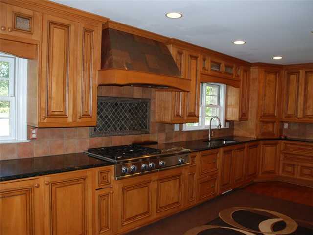 2570 Canterbury Road Columbus, OH 43221 - Photo 8 of 25