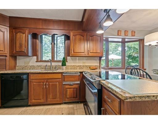 21 Ellen Road Stoneham, MA 02180 - Photo 8 of 33 Gallery Image 8