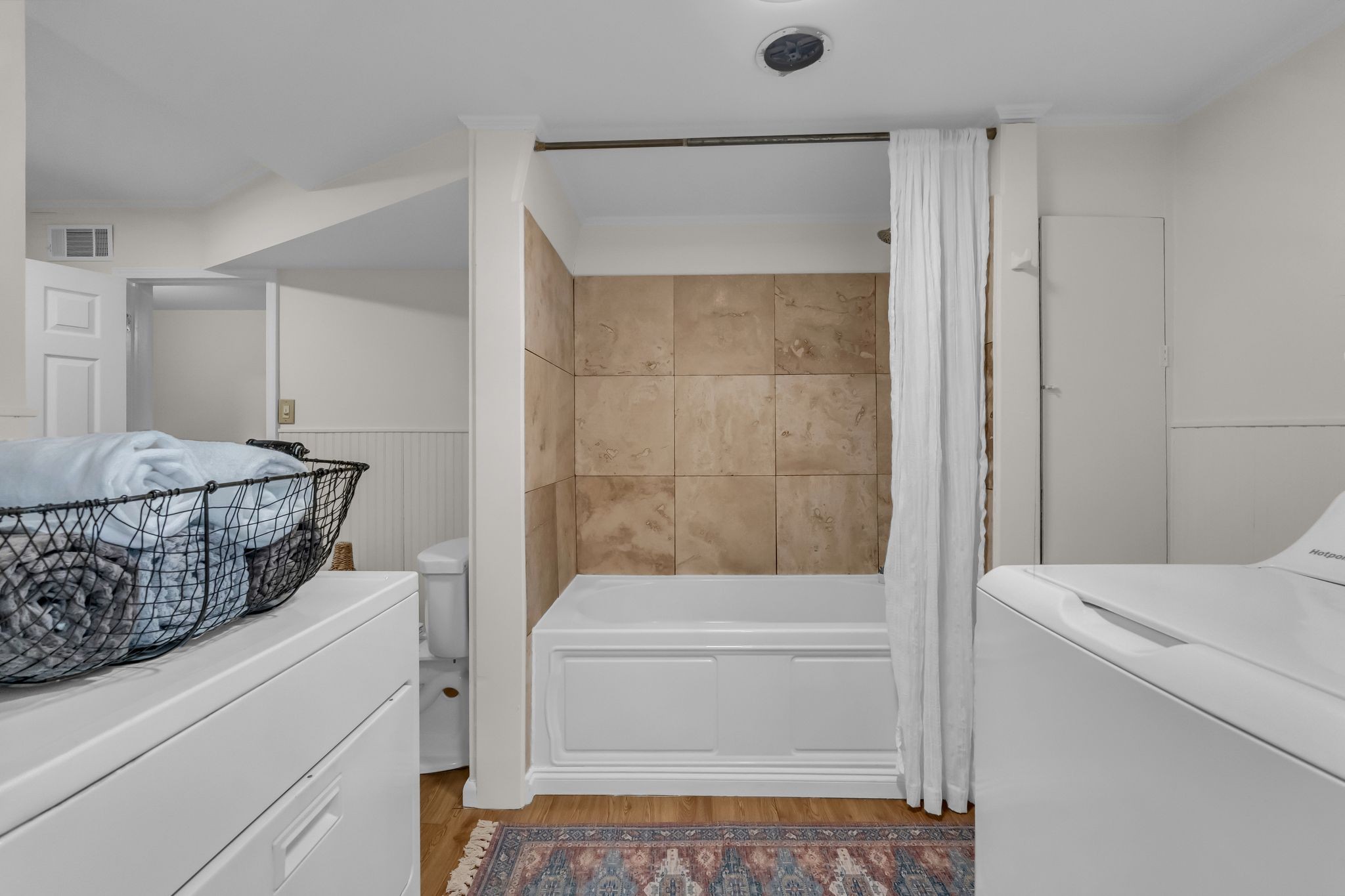 6307 Ramsgate Court Brentwood, TN 37027 - Photo 73 of 99 a bathroom with a bathtub and a shower