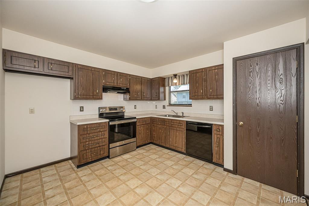 4216 Elkhart Lake Road St. Charles, MO 63304 - Photo 13 of 37