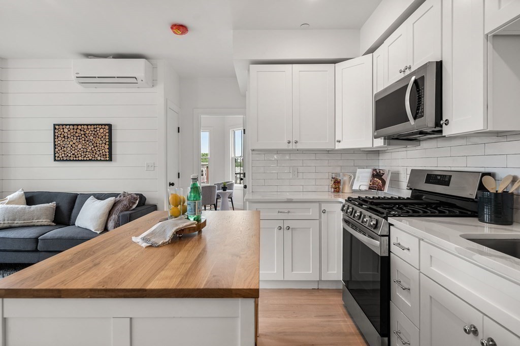 138 Centre Street, Unit 6 Boston, MA 02124 - Photo 3 of 13