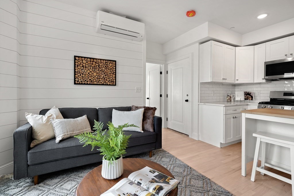 138 Centre Street, Unit 6 Boston, MA 02124 - Photo 7 of 13