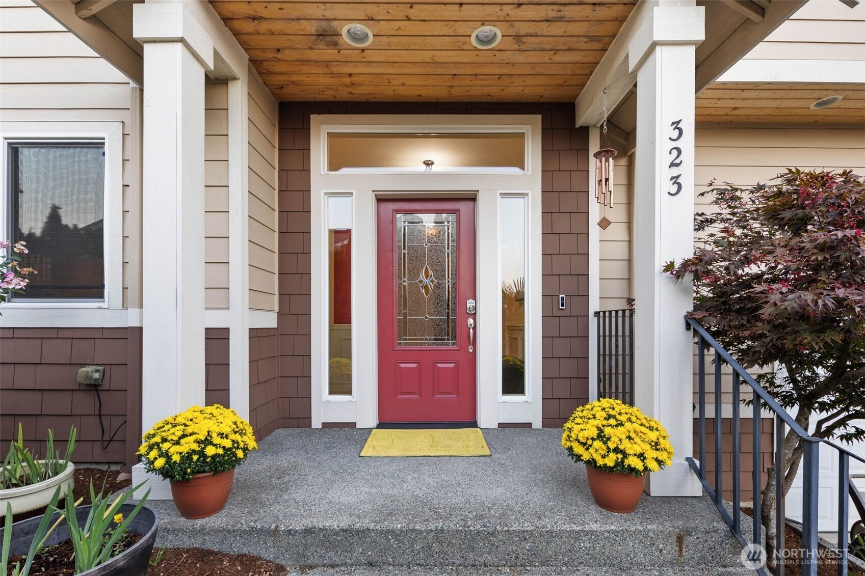 323 Lind Avenue Northwest Renton, WA 98057 - Photo 2 of 38 Gallery Image 2