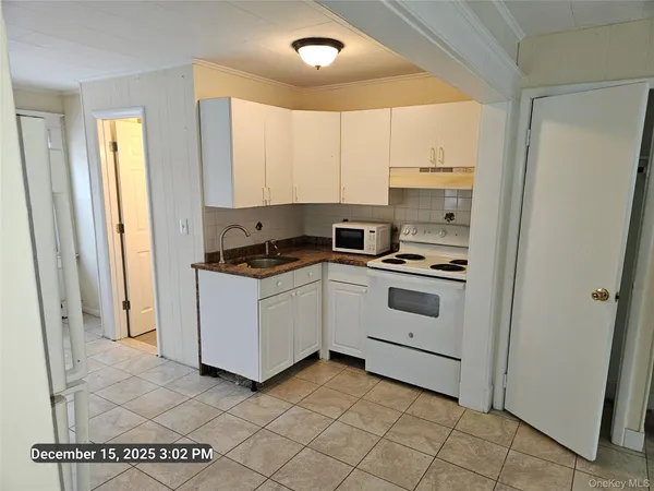 $2,300 | 1 Beech Drive, Unit 5, Ronkonkoma, NY 11779