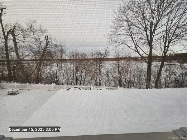 $2,300 | 1 Beech Drive, Unit 5, Ronkonkoma, NY 11779