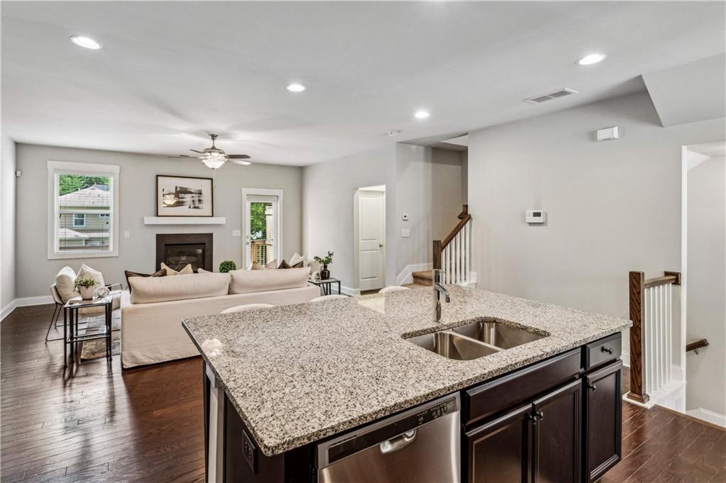 2817 White Oak Lane Decatur, GA 30032 - Photo 11 of 29