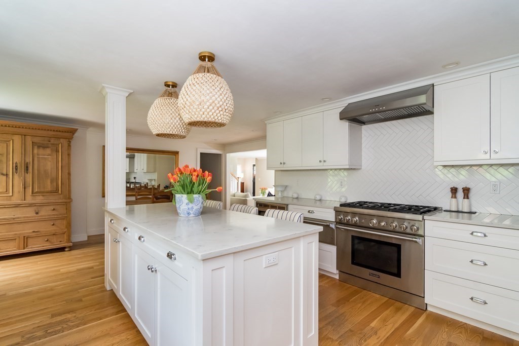 60 Chesterton Road Wellesley, MA 02481 - Photo 6 of 32