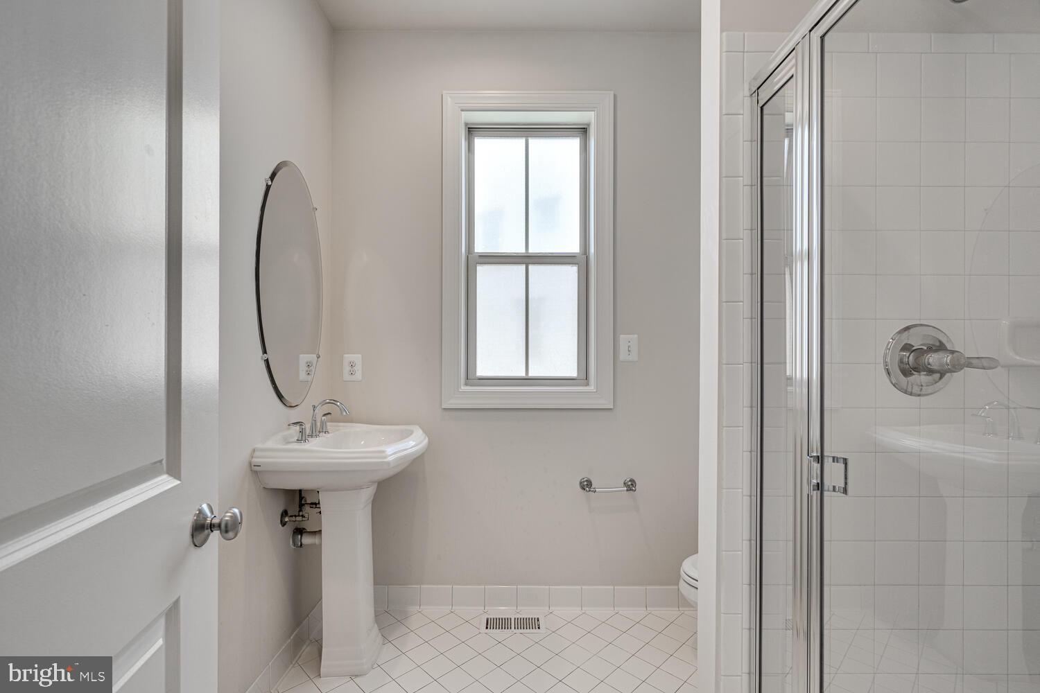 13518 Redspire Drive Silver Spring, MD 20906 - Photo 23 of 84 Main Level Full Bath