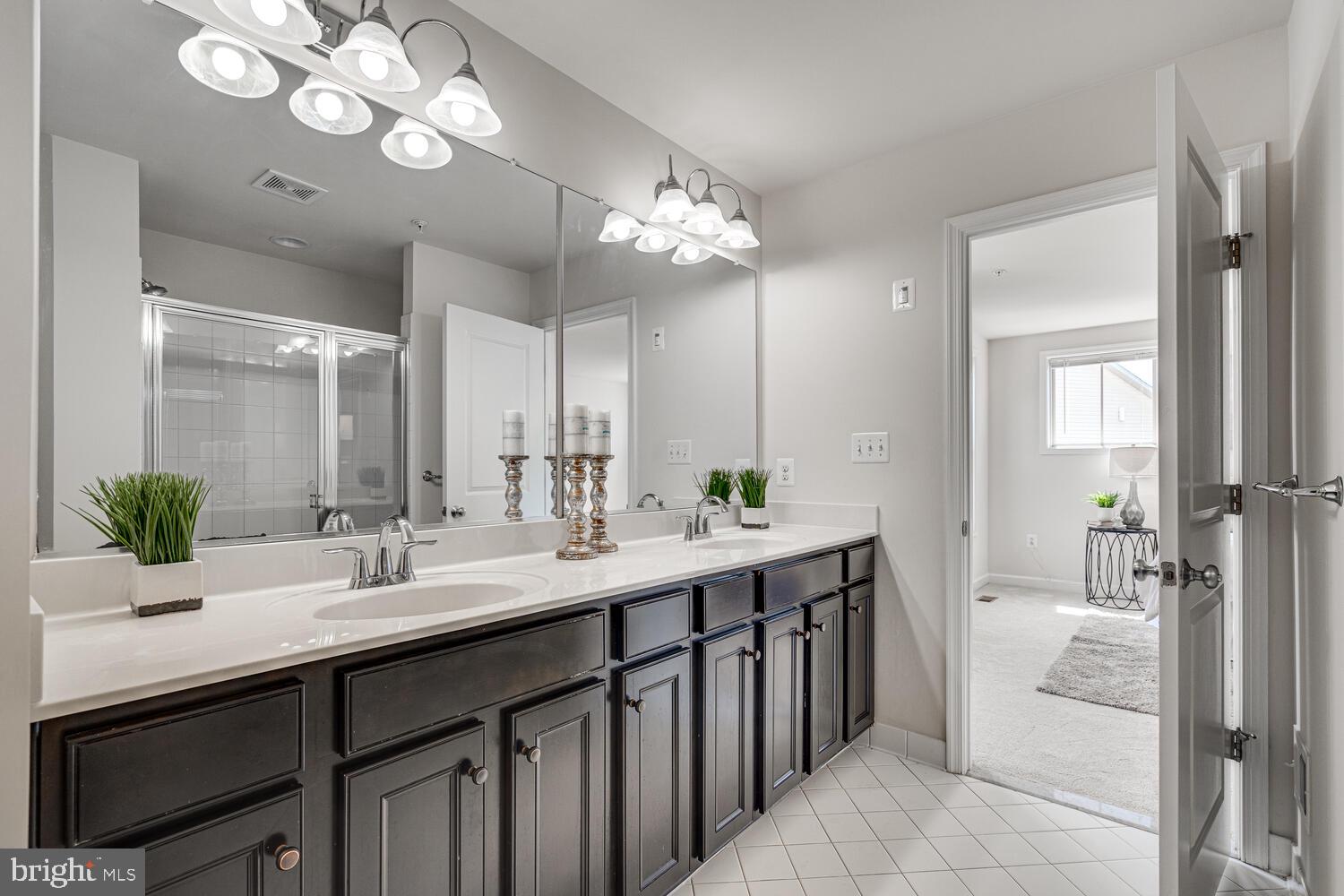 13518 Redspire Drive Silver Spring, MD 20906 - Photo 32 of 84 Primary En Suite