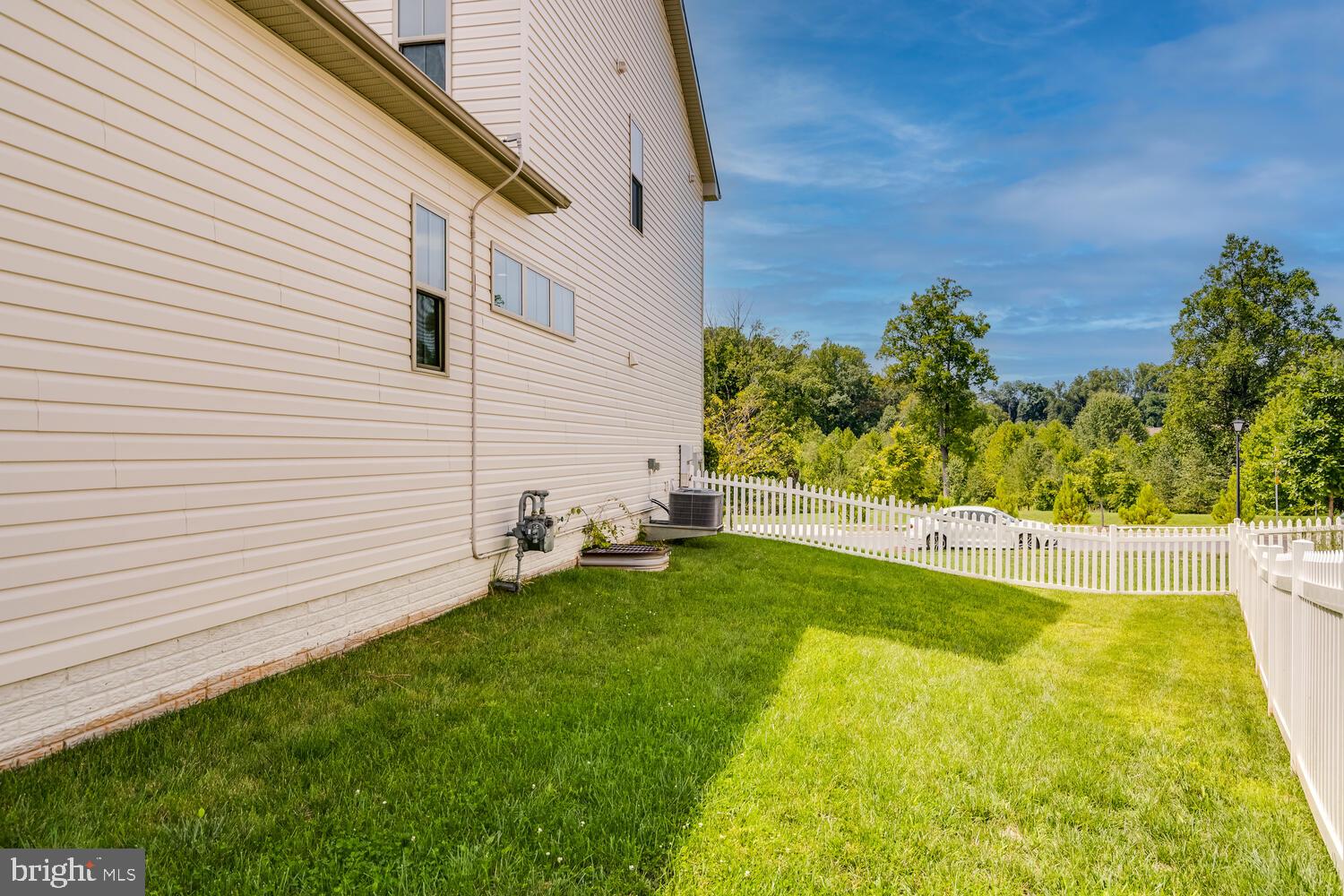 13518 Redspire Drive Silver Spring, MD 20906 - Photo 55 of 84 Side Yard