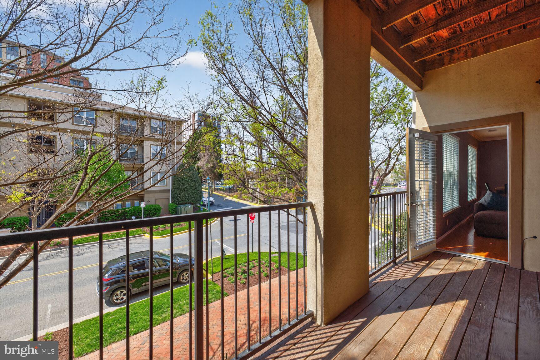 11800 Old Georgetown Road, Unit 1541 North Bethesda, MD 20852 - Photo 19 of 34 a view of a balcony