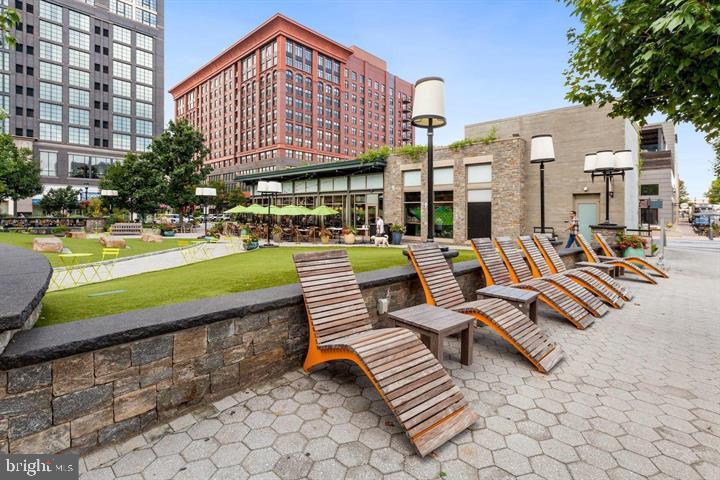 11800 Old Georgetown Road, Unit 1541 North Bethesda, MD 20852 - Photo 33 of 34 a view of a building with outdoor seating