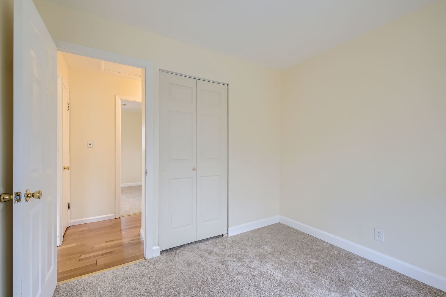 303 Audubon Road Streamwood, IL 60107 - Photo 15 of 30 a view of an empty room
