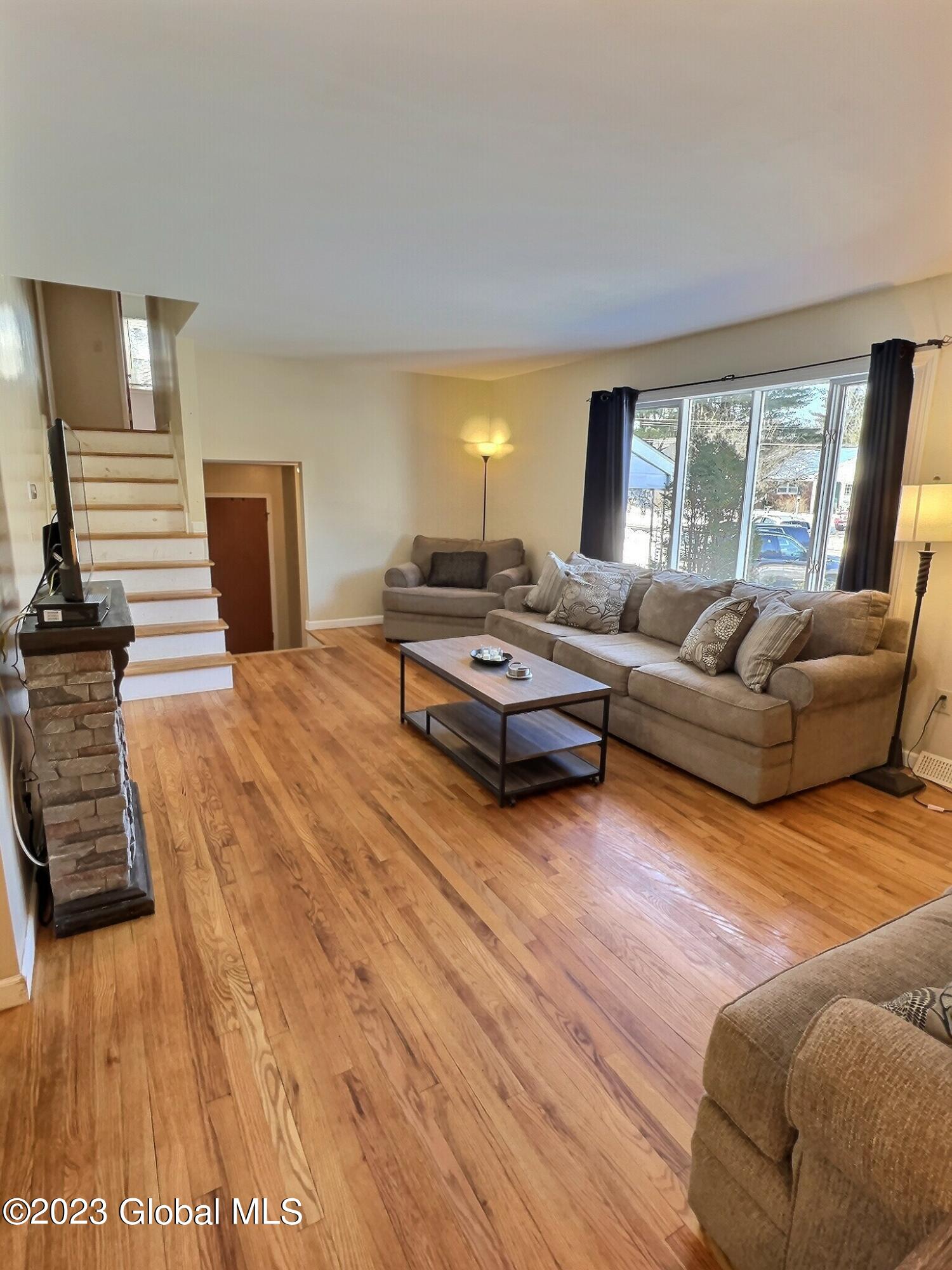 848 Warner Road Schenectady, NY 12309 - Photo 15 of 26 848 Living Room 3