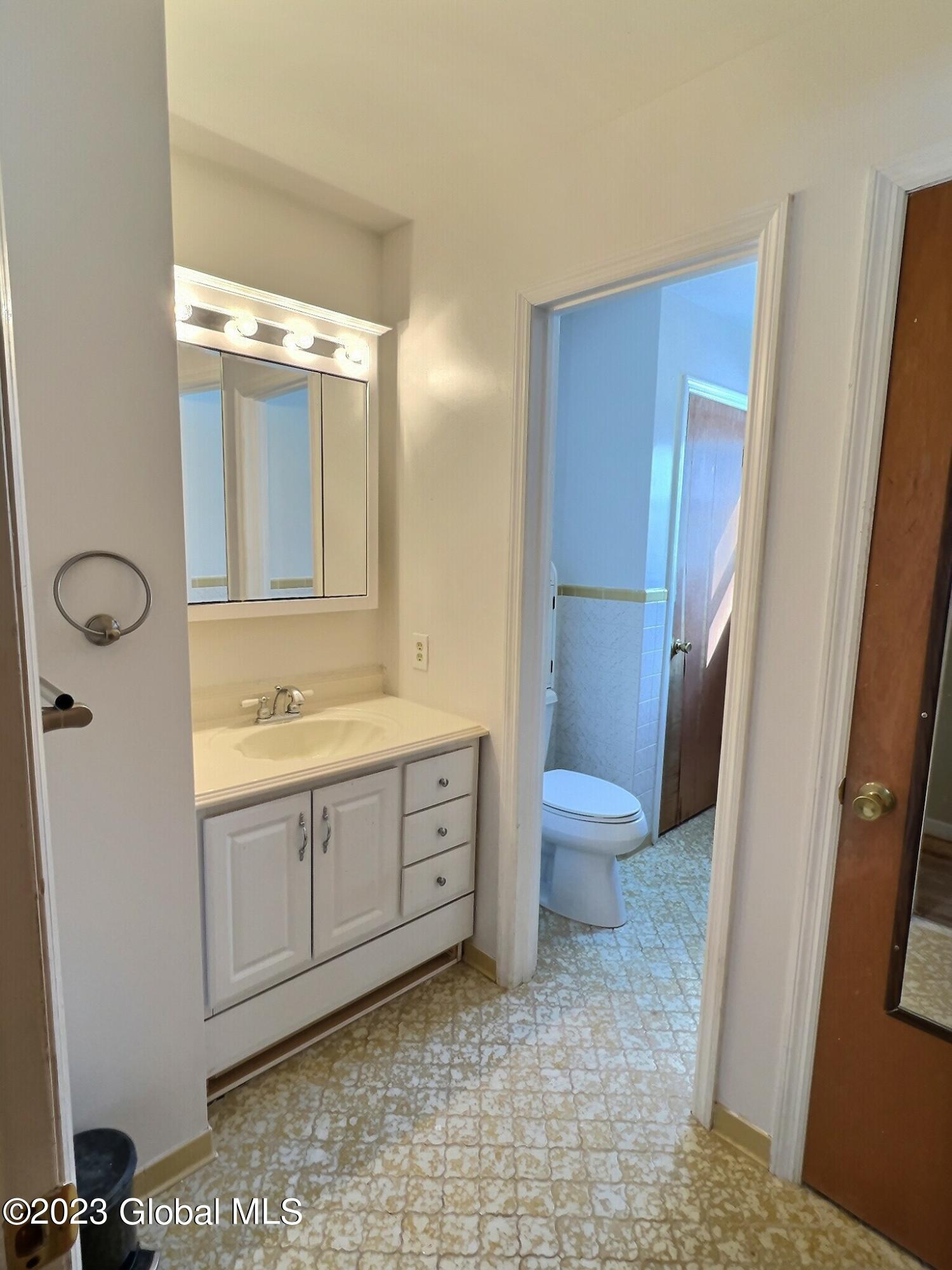 848 Warner Road Schenectady, NY 12309 - Photo 18 of 26 848 Full Bath