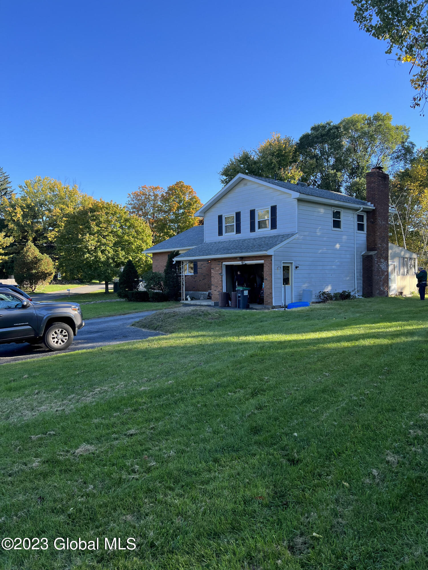 848 Warner Road Schenectady, NY 12309 - Photo 3 of 26 Front House