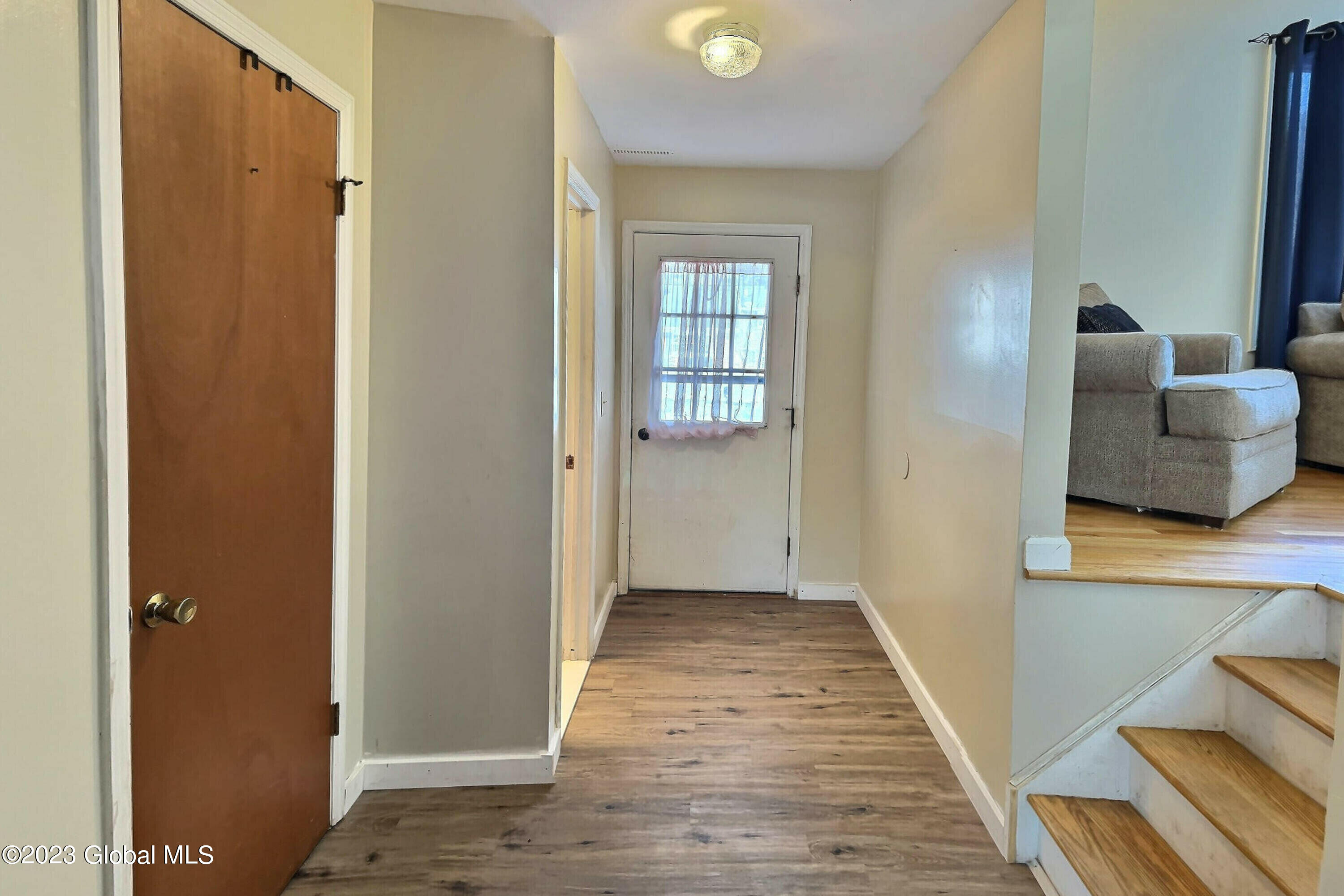 848 Warner Road Schenectady, NY 12309 - Photo 6 of 26 Fron Entrance