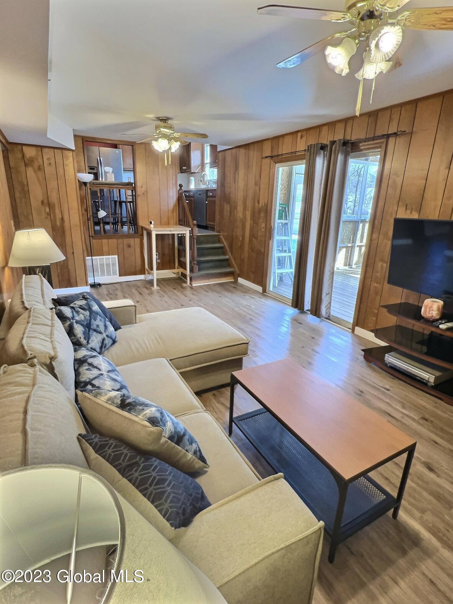 848 Warner Road Schenectady, NY 12309 - Photo 7 of 26 848 Family Room 4