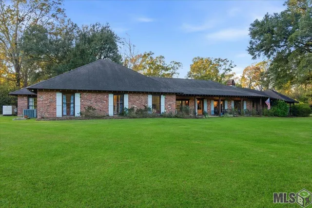 $982,800 | 6717 Oak Cluster Drive, Greenwell Springs, LA 70739