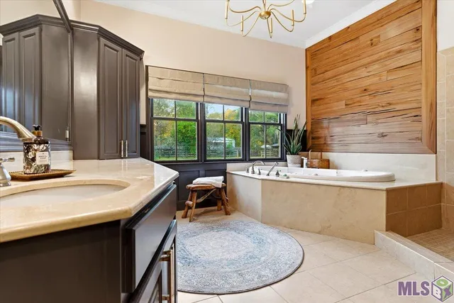 $982,800 | 6717 Oak Cluster Drive, Greenwell Springs, LA 70739