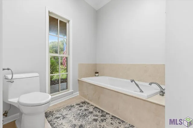 $982,800 | 6717 Oak Cluster Drive, Greenwell Springs, LA 70739