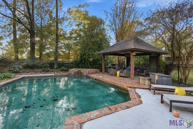 $982,800 | 6717 Oak Cluster Drive, Greenwell Springs, LA 70739