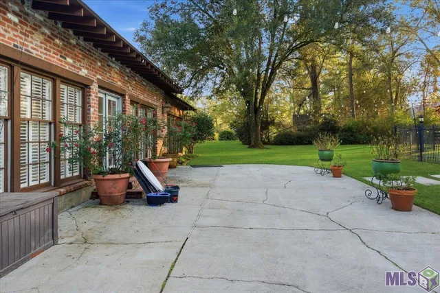 $982,800 | 6717 Oak Cluster Drive, Greenwell Springs, LA 70739