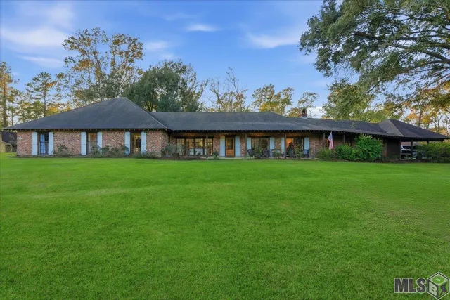 $982,800 | 6717 Oak Cluster Drive, Greenwell Springs, LA 70739