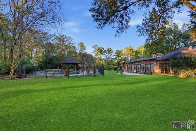 $982,800 | 6717 Oak Cluster Drive, Greenwell Springs, LA 70739