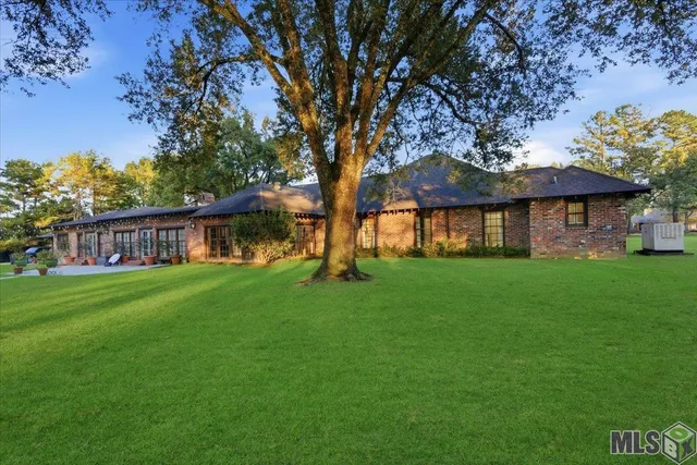 $982,800 | 6717 Oak Cluster Drive, Greenwell Springs, LA 70739